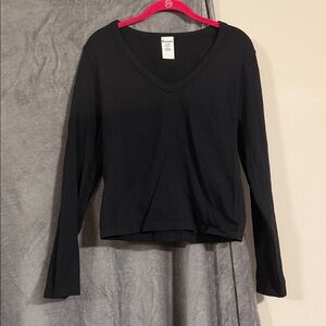 Universal Thread Black Long Sleeve V-Neck Top
